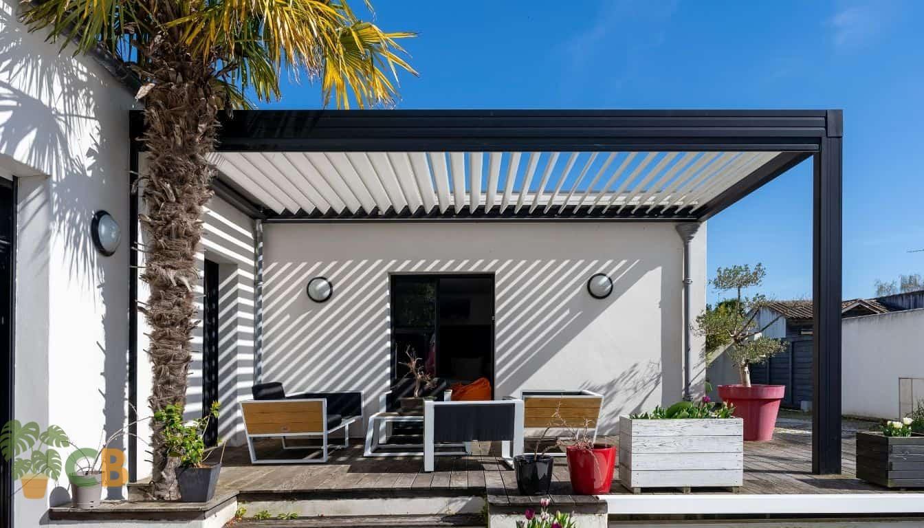 Apartment patio with adjustable aluminium pergola